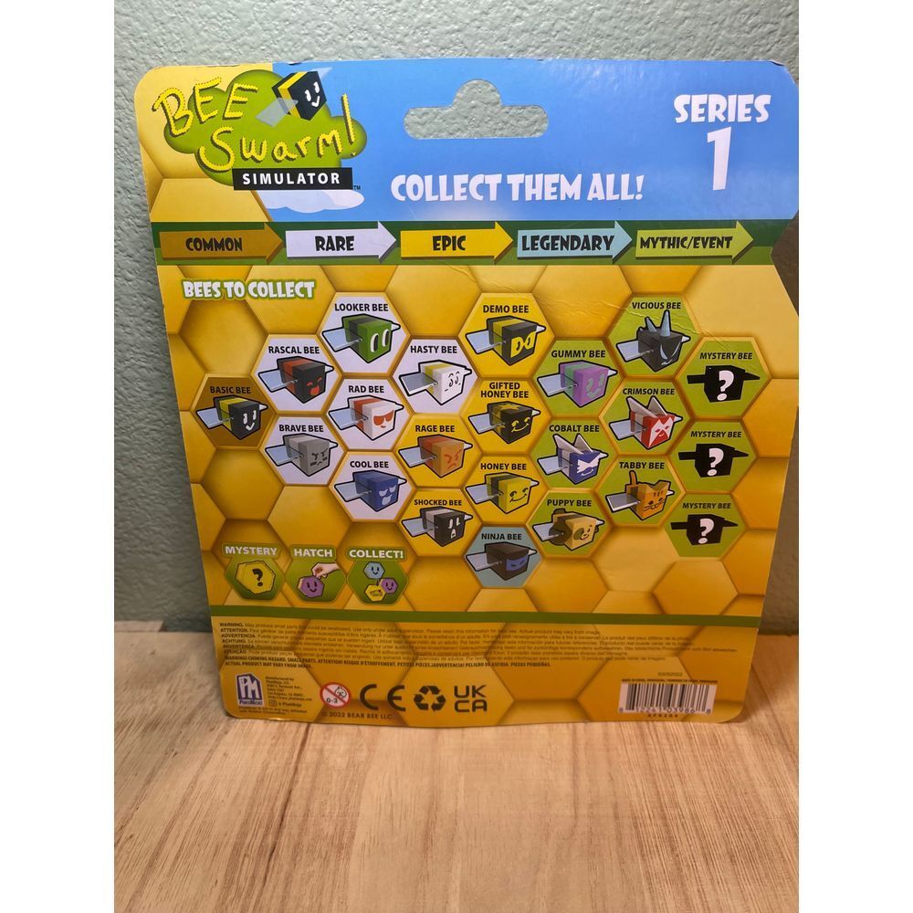 Bee Swarm Simulator Series 1 Gummy Bear Action Figure Pack – New in Box - Picture 3 of 8